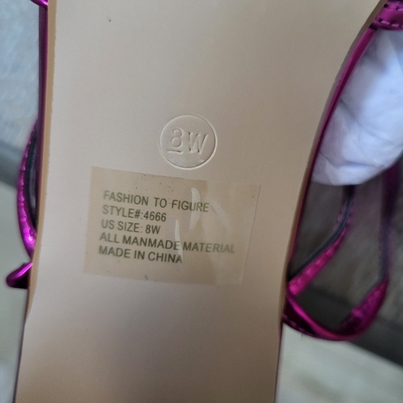 NWT Fashion to Figure Lana Women's Wide Width Strappy Block Heel Sandal Size 8W - Picture 10 of 13